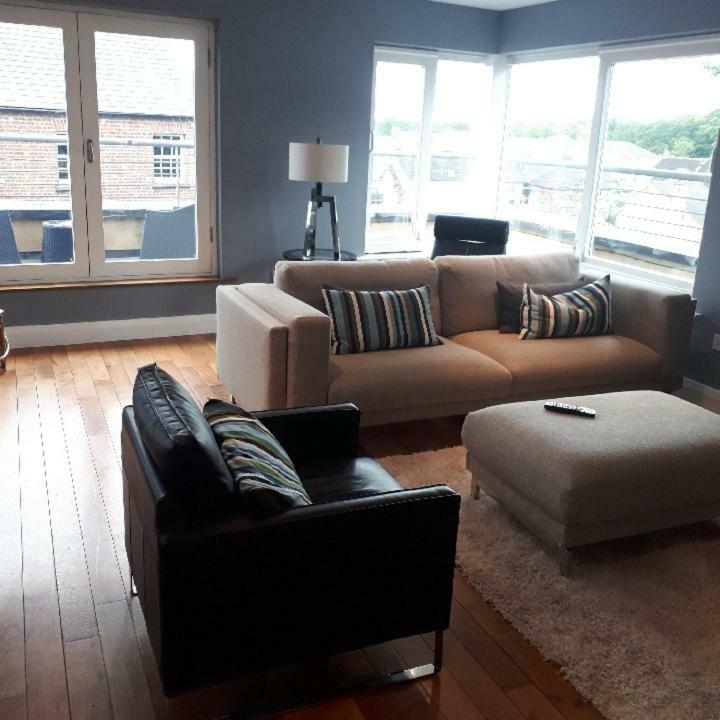 Luxurious Penthouse Apartment 1 , City Centre 킬케니 외부 사진