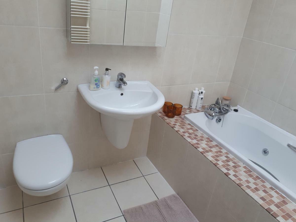 Luxurious Penthouse Apartment 1 , City Centre 킬케니 외부 사진